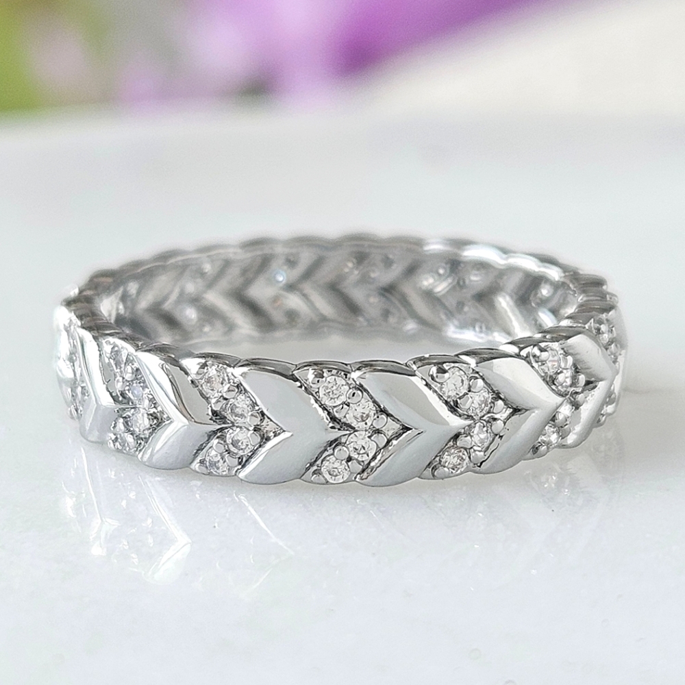 Croissant Twist Rope Band Stackable Ring, Charmed Aroma
